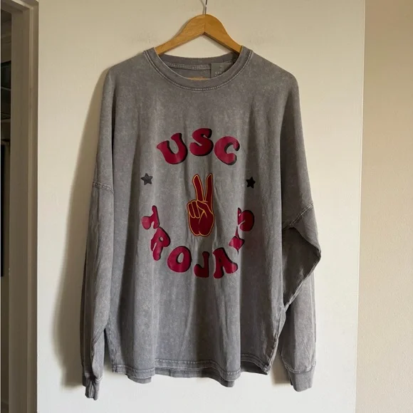 NWT Gameday Couture Gray USC Trojans Playing Around Faded Long Sleeve T-Shirt - Picture 3 of 7